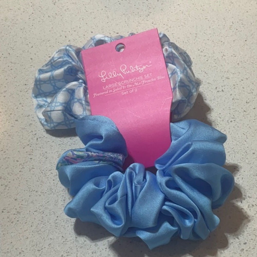 COPY - NWT LILLY PULITZER LARGE SCRUNCHIE SET